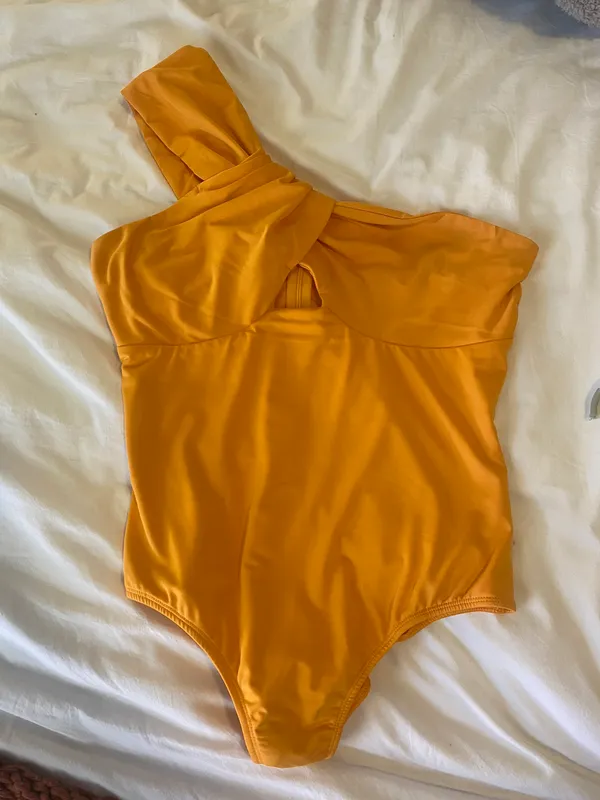 One Shoulder Bodysuit - Image 2