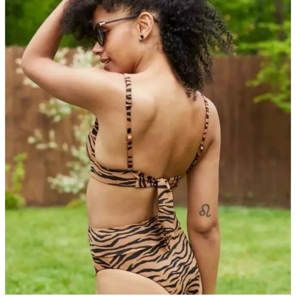 Aerie Tiger Print Triangle Bikini Top Tan Black Tie Back Size‎ Medium NWT - Image 7