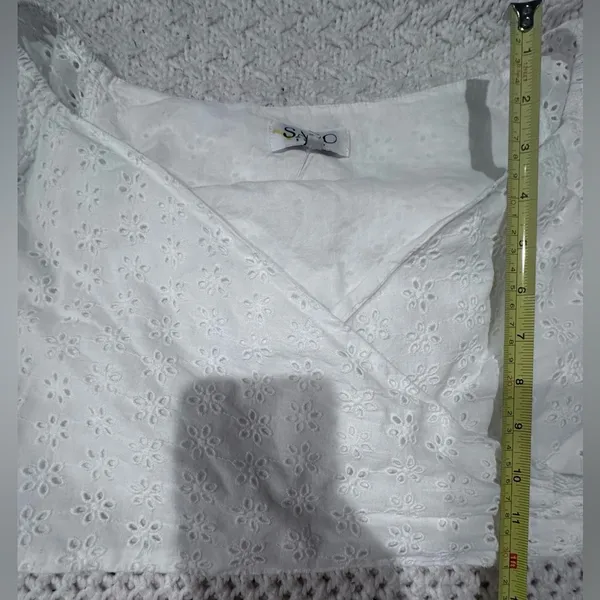 Sabo Skirt Womens White Eyelet Wrap Top Small size - Image 4