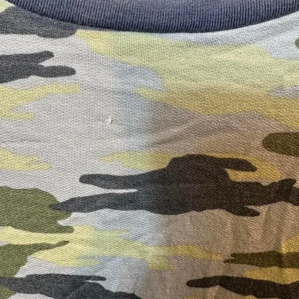 S307. Banana Republic camo long sleeve shirt Size M - Image 3