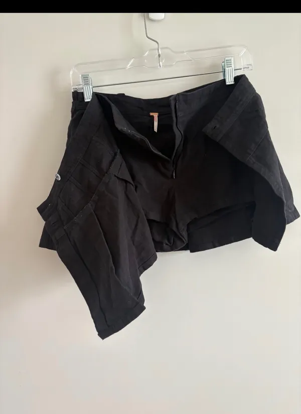 Free People Pleated Wrap Mini Skort Size 2 Black FLAW *Read** - Image 9