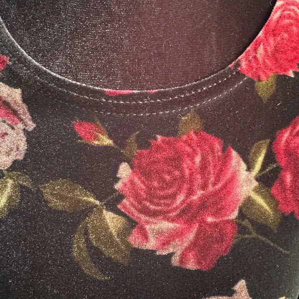 Notations Velvet Floral Rose Print Long Sleeve Top Black Red Women L Whimsigoth Dark Fairy - Image 4