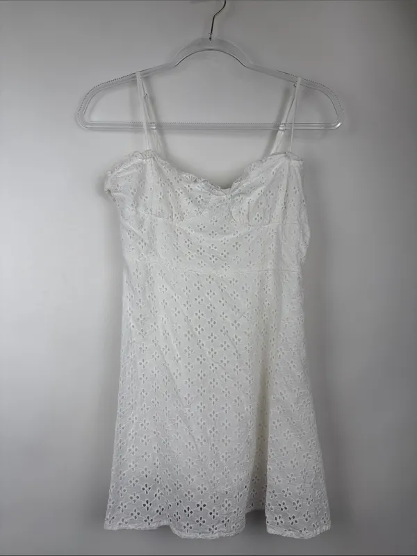 Lulu’s Friendly Flirtation White Sleeveless A-line Eyelet Mini Dress White Sz M - Image 3
