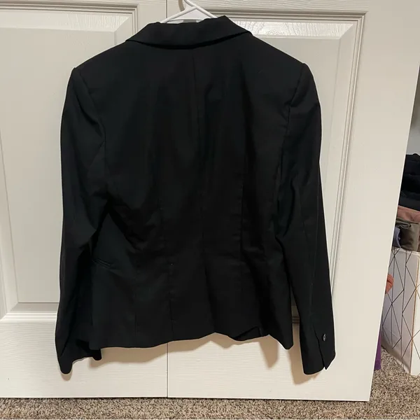 H&M Elegant Black Blazer - Image 6