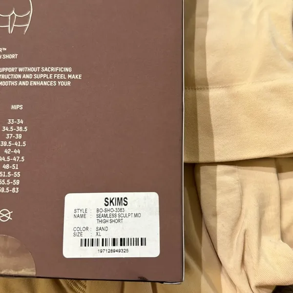 SKIMS New Shapewear Shorts MID THIGH‎ SHORT - Image 5