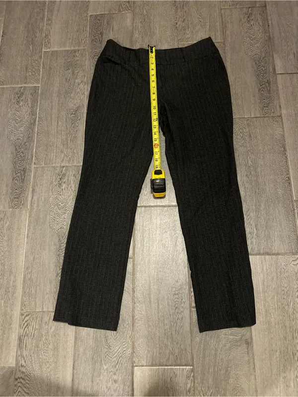 Apt. 9 gray pin stripedDress Pants - size 12 - Image 4