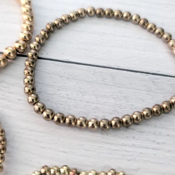 Bundle of 6 Bracelets - Gold Tone Stretch Bracelets - Fair Condition - Image 6