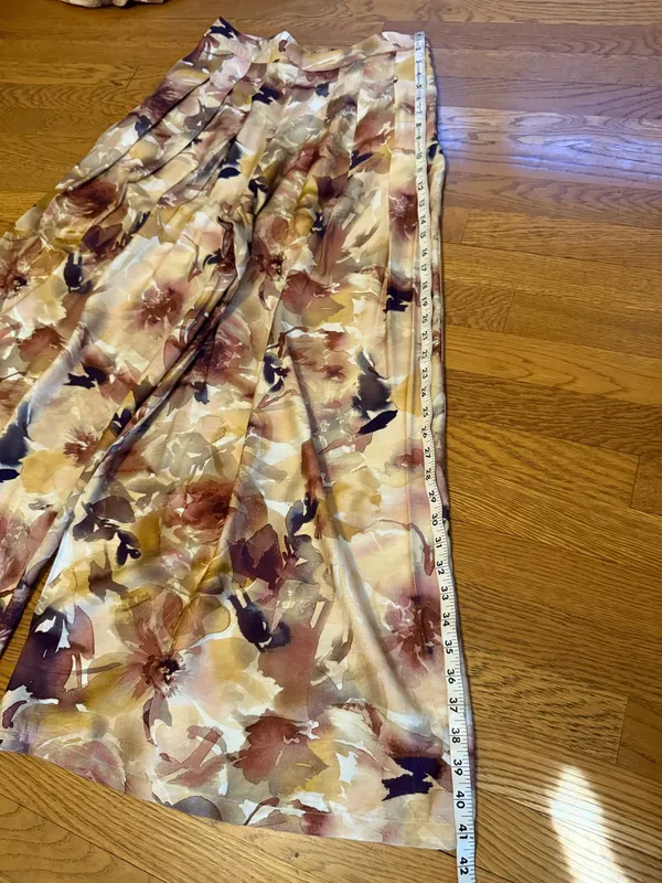 NWOT Floral Wrap top and matching palazo pants in Cream and Mauve - Image 9