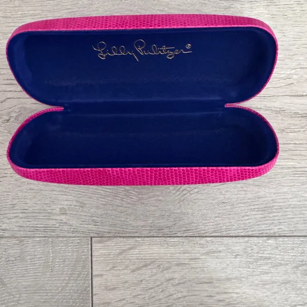 Lilly Pulitzer Pink‎ Textured Hard Eyeglass Case Gold Logo Navy Velvet Interior - Image 4