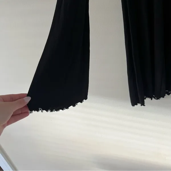 NWT lulus black flowy dress - Image 3