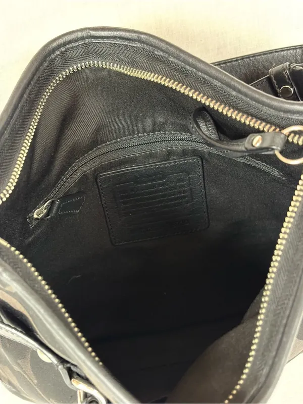 Coach Signature Optic Chain Black Shoulder Bag Purse Duffle - Image 8