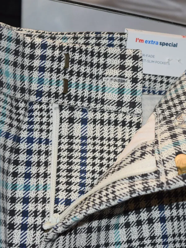 NWT Old Navy High Rise Pixie Slacks, Houndstooth Print, Size 28 - Image 4