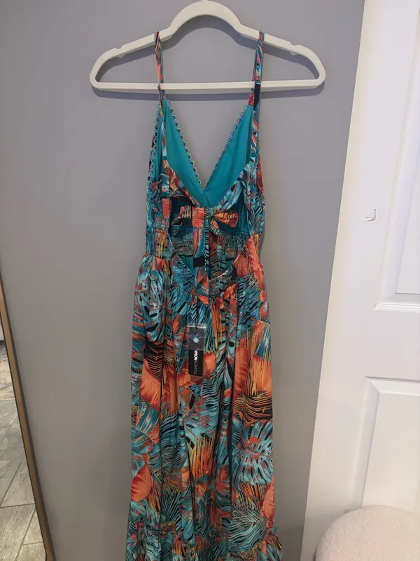 FashioNova Vacation maxi dress - Image 2