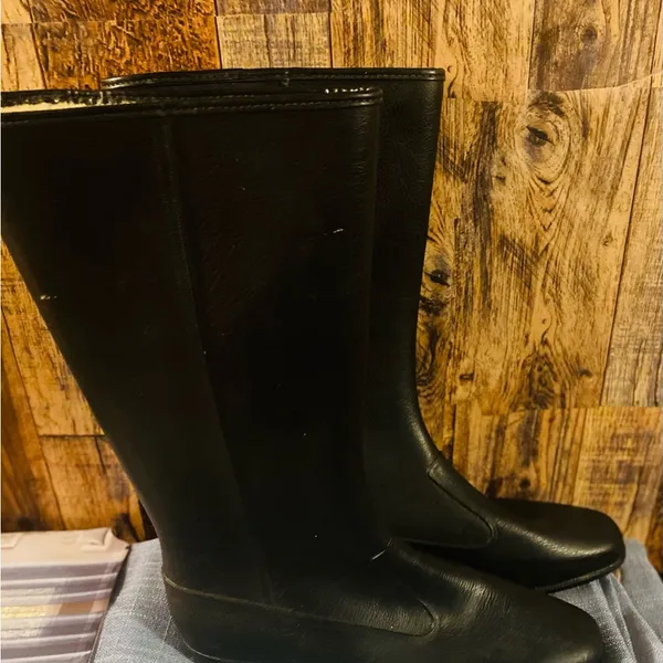 Vintage English leather and sheep lined boots - Image 10