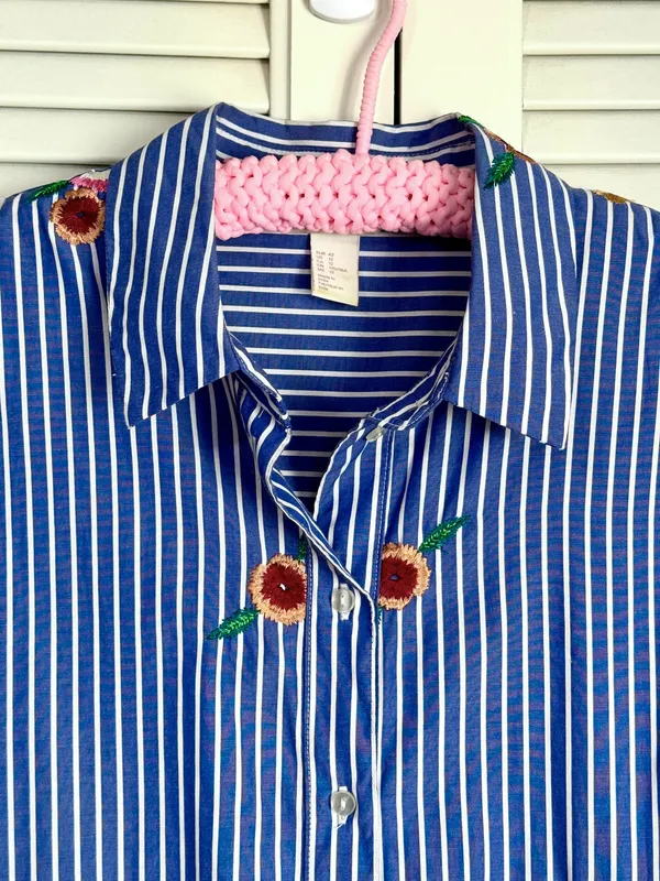 H&M embroidered poplin button down shirt - size 12  - Image 6