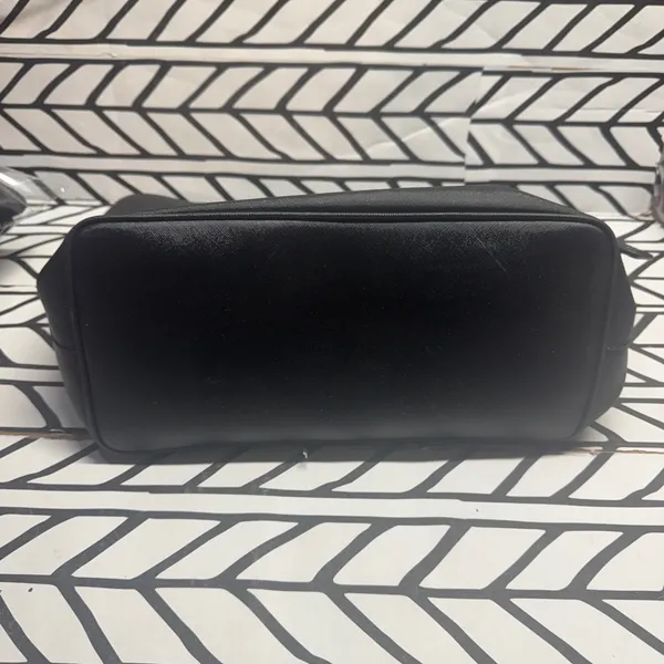 Marc Jacobs Black Tote Bag- straps coming apart - Image 2