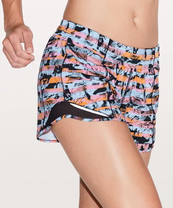 Lululemon Hot Hot Shorts Size 6 Tall - Image 2