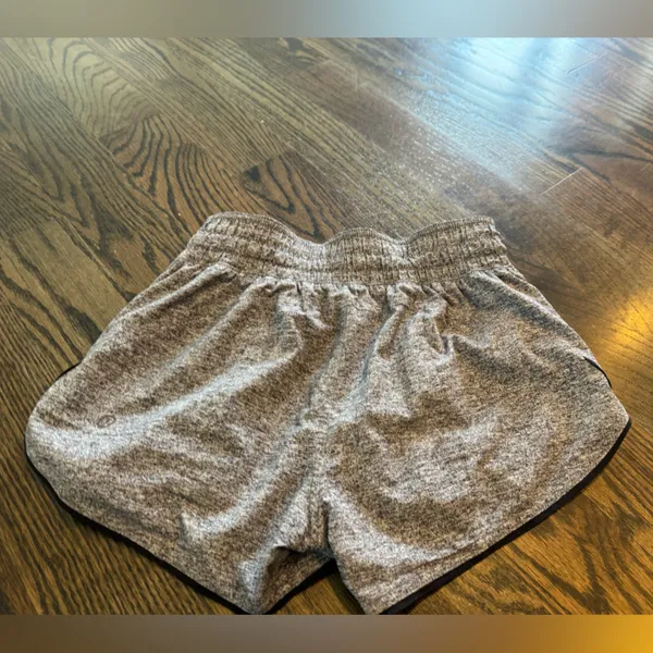 lululemon athletica Choose a Side Reversible Black /grey Women's Athletic Shorts - Image 4