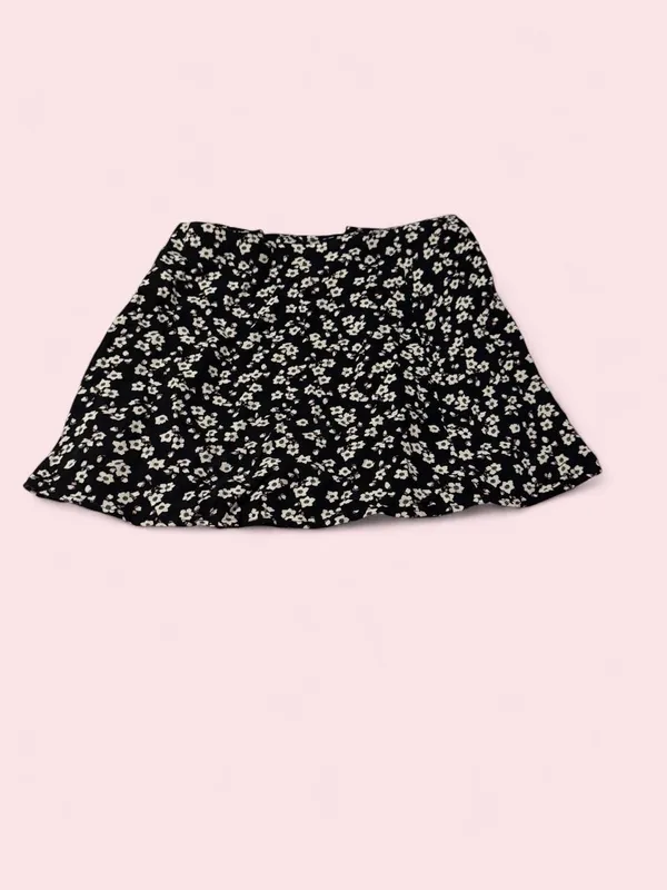 Aeropostale Black Mini Skirt with White Floral Print - Image 2