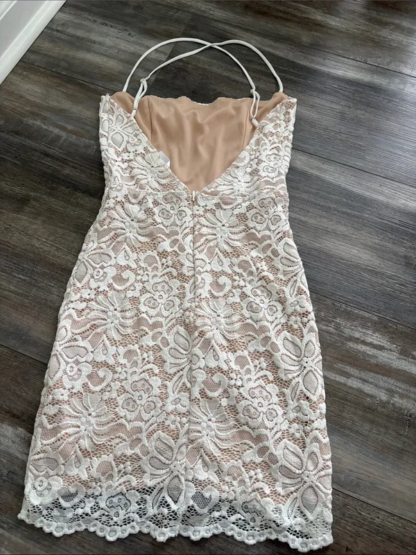 Lucy in the Sky White Beige Lace Backless Mini Dress Small - Image 3
