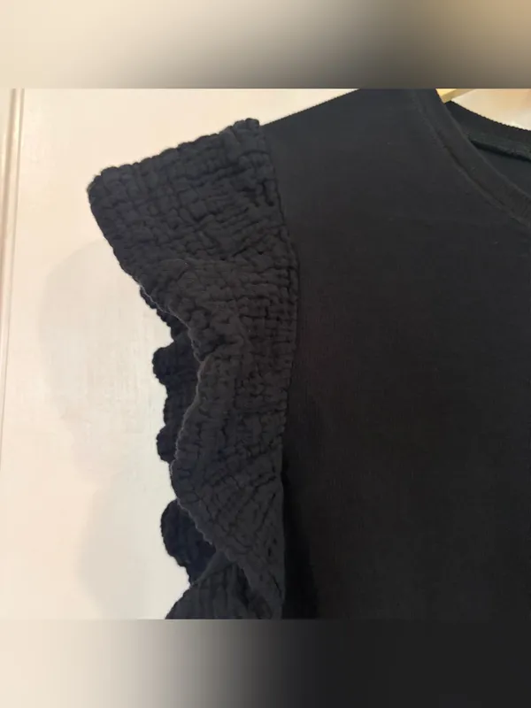 Zara Ribbed Black Cropped Top. Size: Medium. - Image 2
