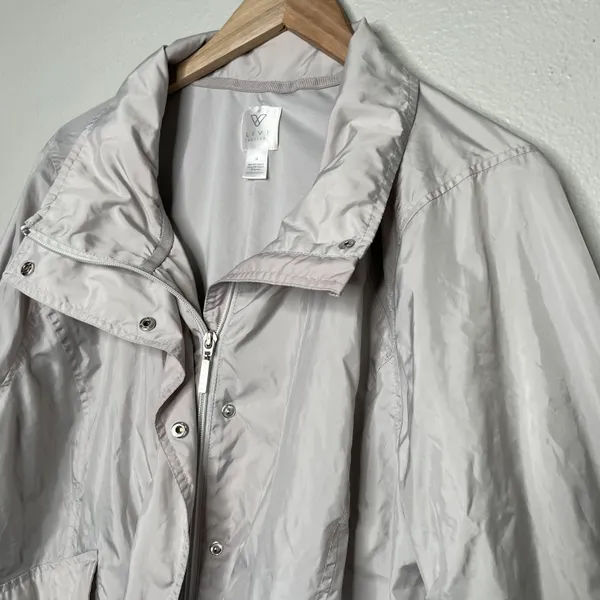 Lane Bryant livi active gray wind breaker size 18 - Image 5