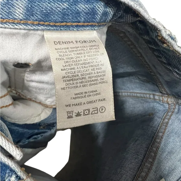 Aritzia Denim Forum Farrah‎ Cheeky Short Cutoff Denim Shorts Light Wash - Image 14