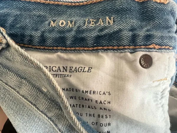 American Eagle Mom Jeans Ripped - Image 6