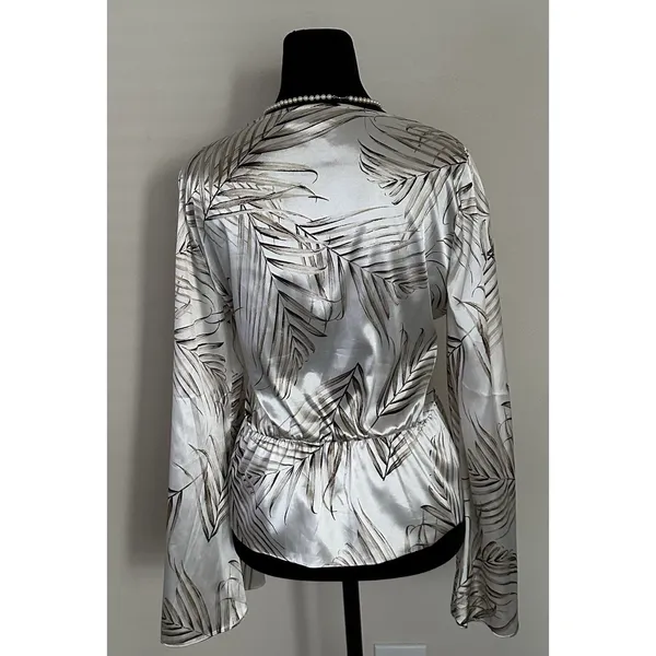 White House | Black Market Satin Feel Peplum Blouse Palm Print Bell Sleeve Boho Coastal Ivory Size M - Image 3