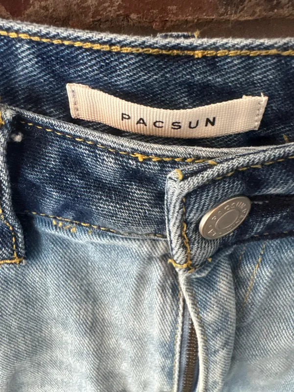 PacSun Women’s 90s Boyfriend Jeans - Image 4
