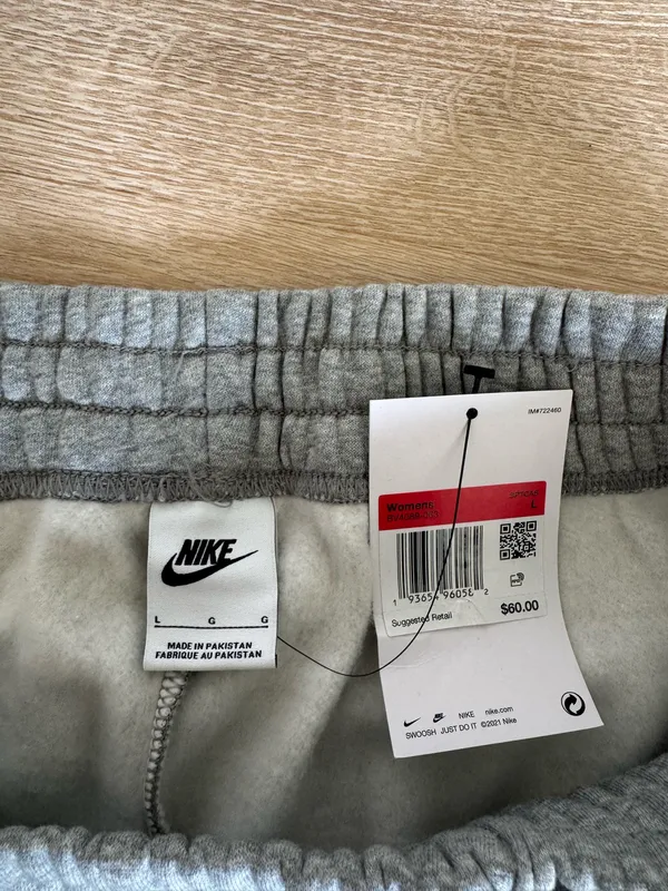 Nike Women’s Joggers - Image 2