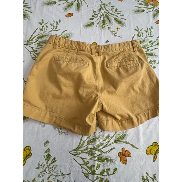 Old‎ Navy Womens 5" Khaki Shorts Size 6 Cotton Blend Mustard Yellow - Image 2