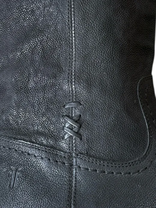 EUC Frye Leather Pull-On Flats Boots Black Size 6 - Image 4
