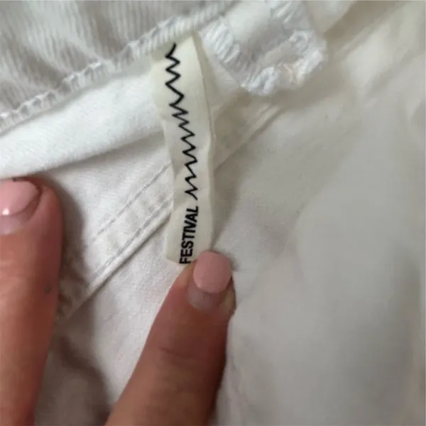 Garage Women's White Denim High-Rise Festival‎ Shorts Size 3 - Image 4