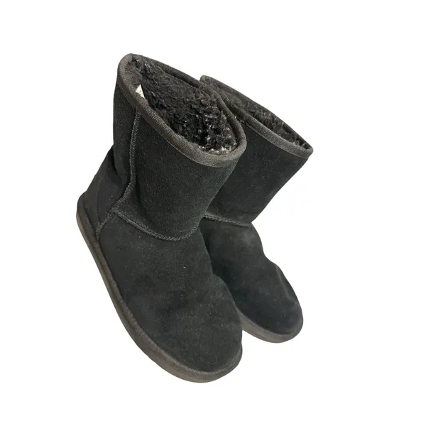 Sh3. Bear paw boots size 5 - Image 4