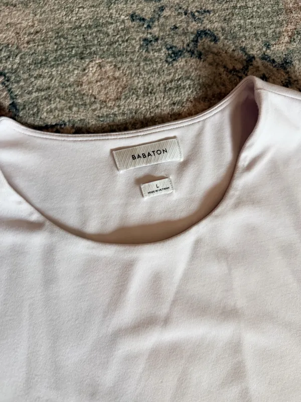 Aritzia Babaton Segovia iced lavender cut out long sleeve contour fit bodysuit L - Image 5