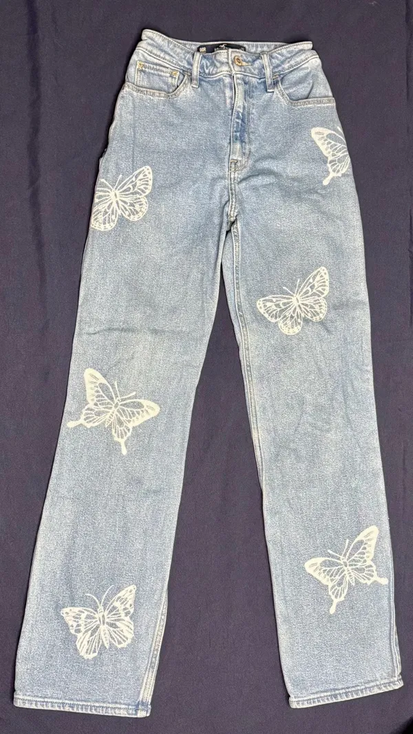 Hollister Ultra High-Rise Dad Jean Butterfly Print Size 00R - Image 2