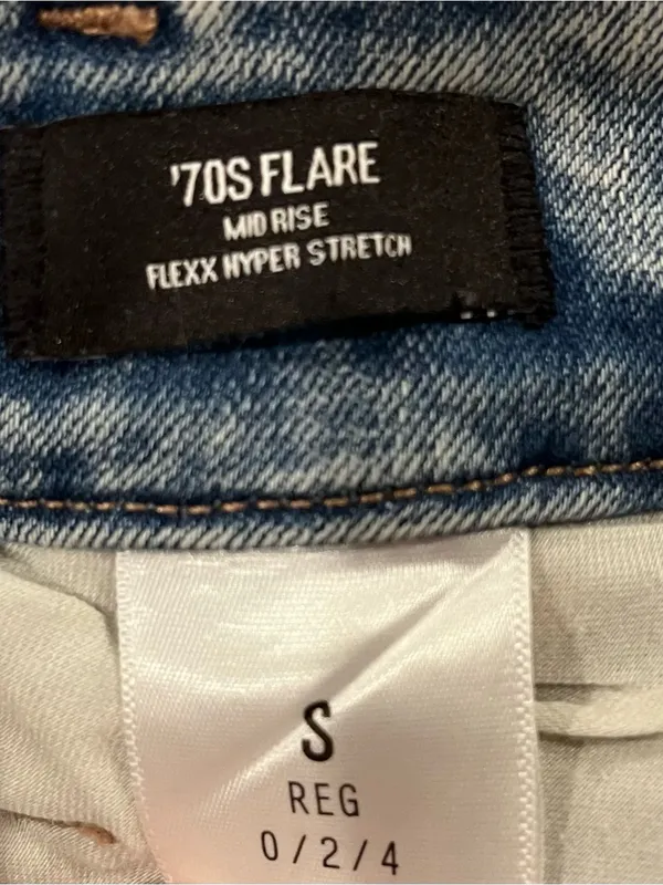 🌸EXPRESS 70’S FLARE MID RISE JEANS SIZE SMALL 🌸 - Image 6