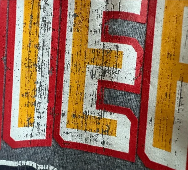 NFL Kansas City Chiefs t-shirt. Men's size medium. Short sleeve - Image 3