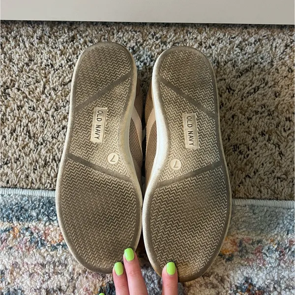 Old Navy women’s shoes - Image 4