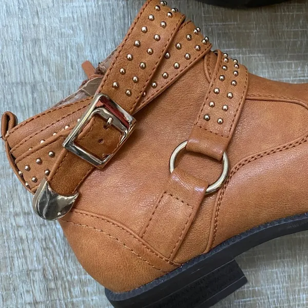 Tan Low Ankle Boots Vegan Faux Leather Women's 6.5 Studs Buckle Western Boho - Image 7