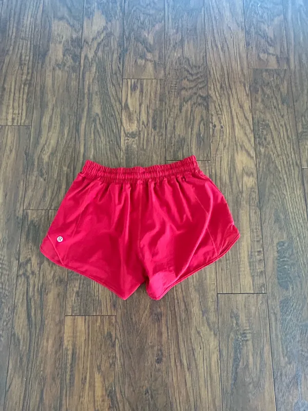 Lululemon Shorts Hotty Hot 4" - Image 2