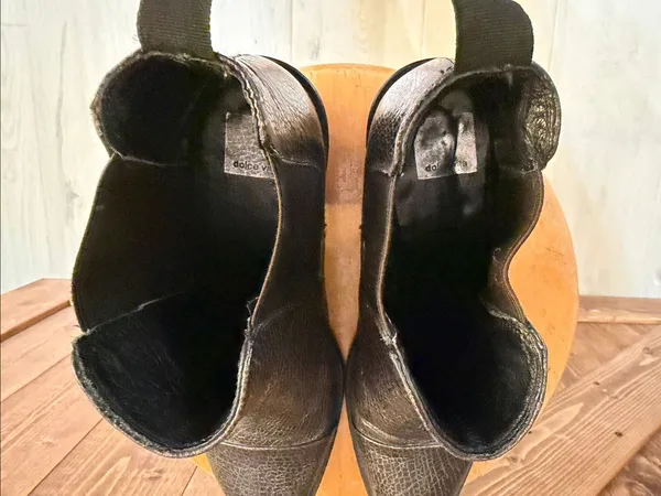 Dolce Vita Women’s Size 8.5 Black Textured Chelsea Ankle Boots - Image 5