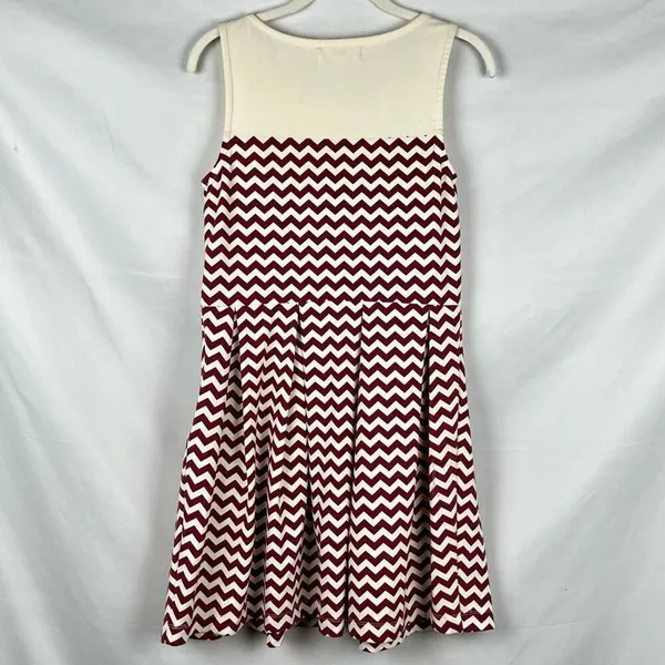 New! NWT Altar’d State Cream Burgundy Chevron Short Sleeve Dress Medium - Image 2