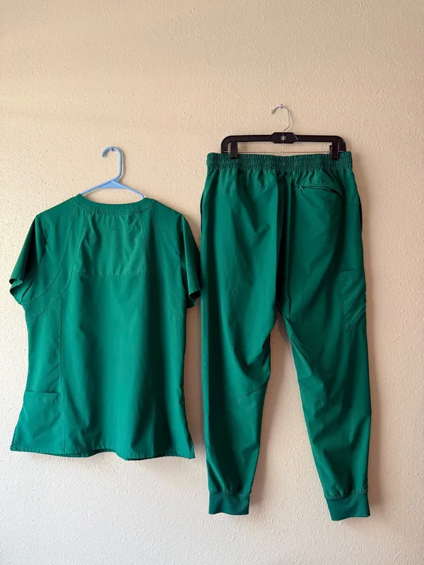 Green Scrub set Size L - Image 2