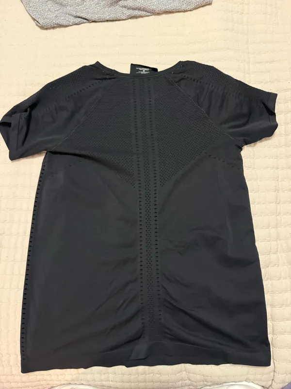 Athleta Top Short Sleeve - Image 3