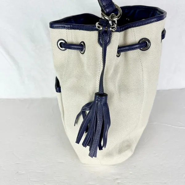 Coach Avery Canvas Drawstring Bucket Bag Navy Cream F28913 - Image 4