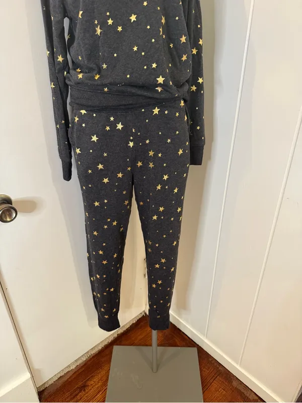 aerie Wonen’s Black Pajama Set with Gold Star Print Sz S - Image 3