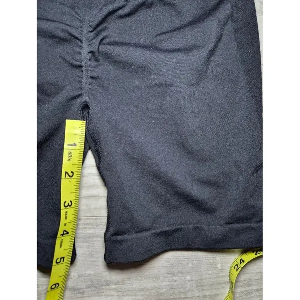 Unbranded Women's Black Shorts - Image 5