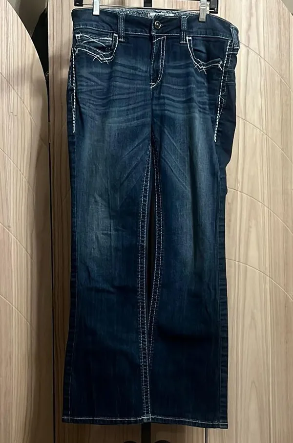 Ariat Blue Flare Wide Leg Jeans with Vintage Appeal - Image 8